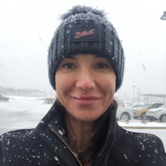 Meet your Posher, Tara, with Lost Valley Boutique - Picture 3 of 6